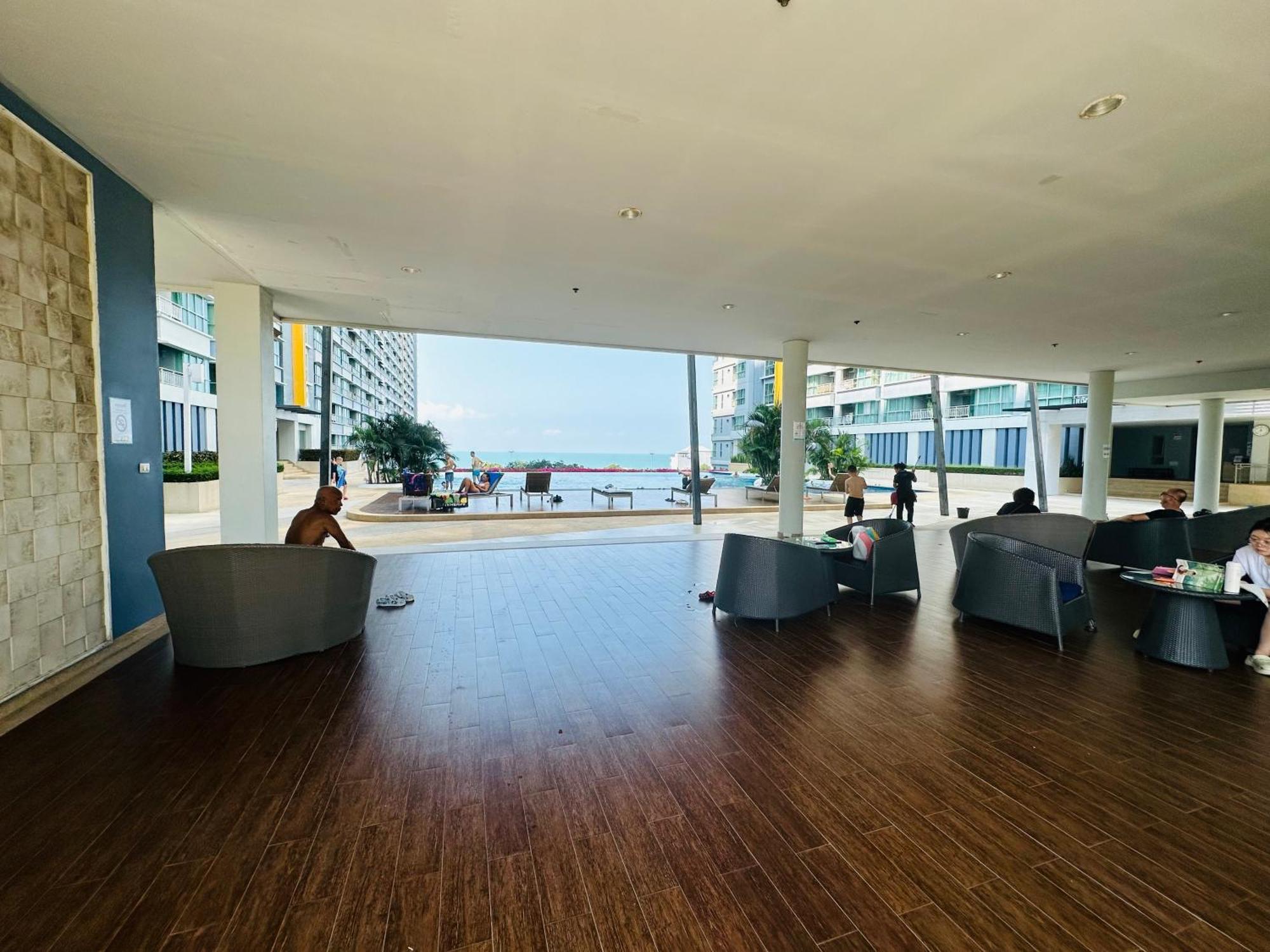 Seaview Beach Room Lumpini-Pool And Gym Face To Ocean Jomtien Exterior foto
