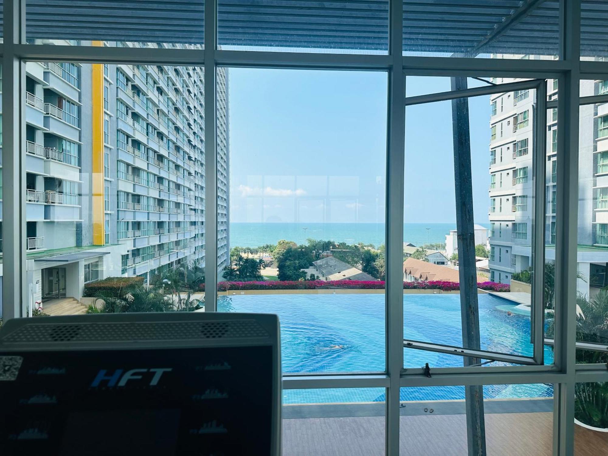 Seaview Beach Room Lumpini-Pool And Gym Face To Ocean Jomtien Exterior foto