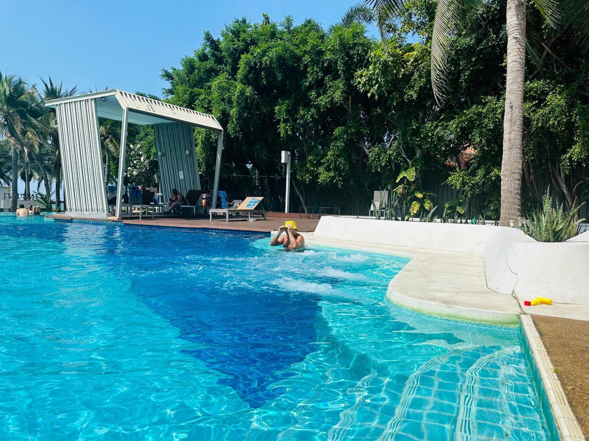 Seaview Beach Room Lumpini-Pool And Gym Face To Ocean Jomtien Exterior foto
