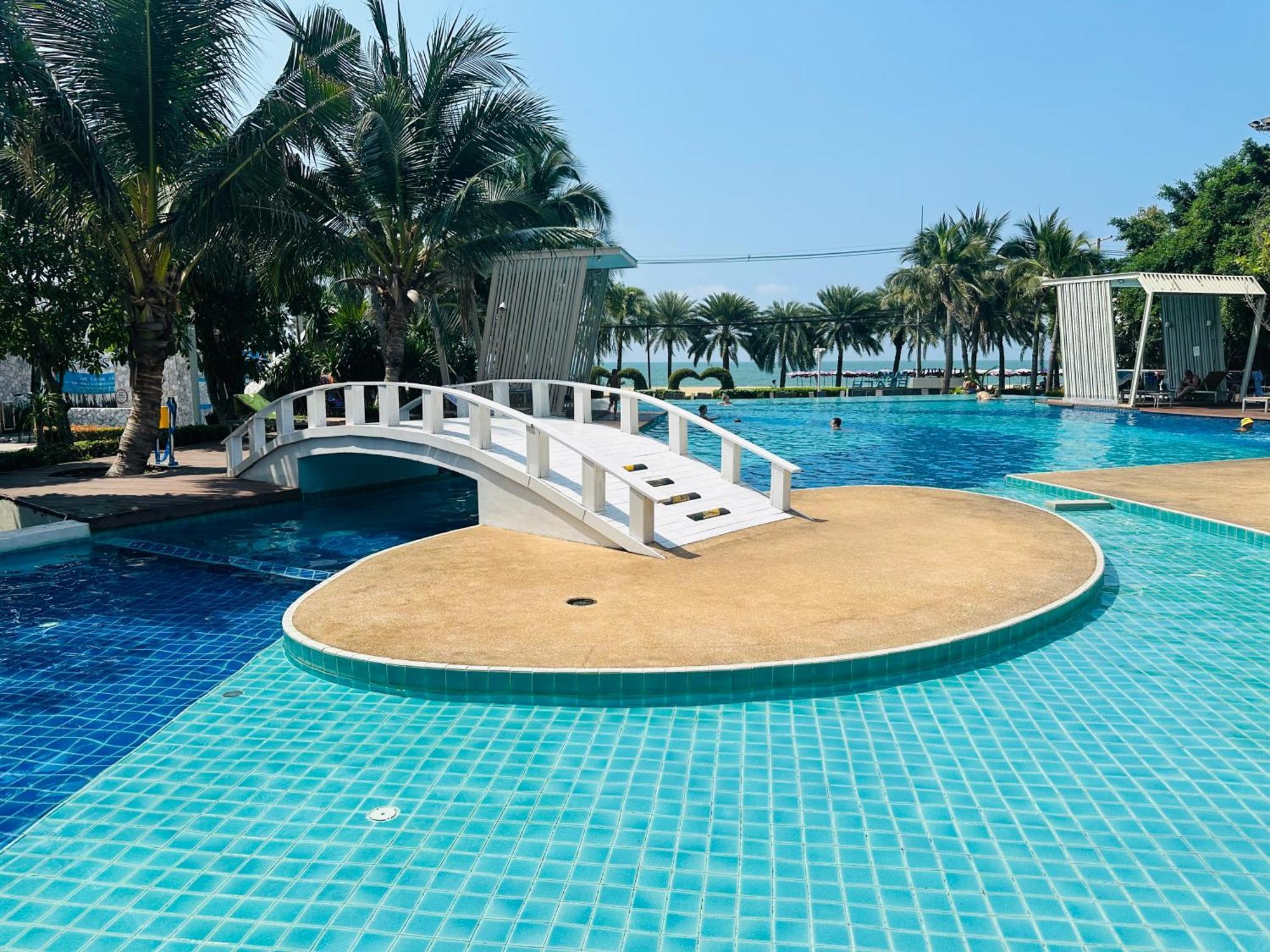 Seaview Beach Room Lumpini-Pool And Gym Face To Ocean Jomtien Exterior foto