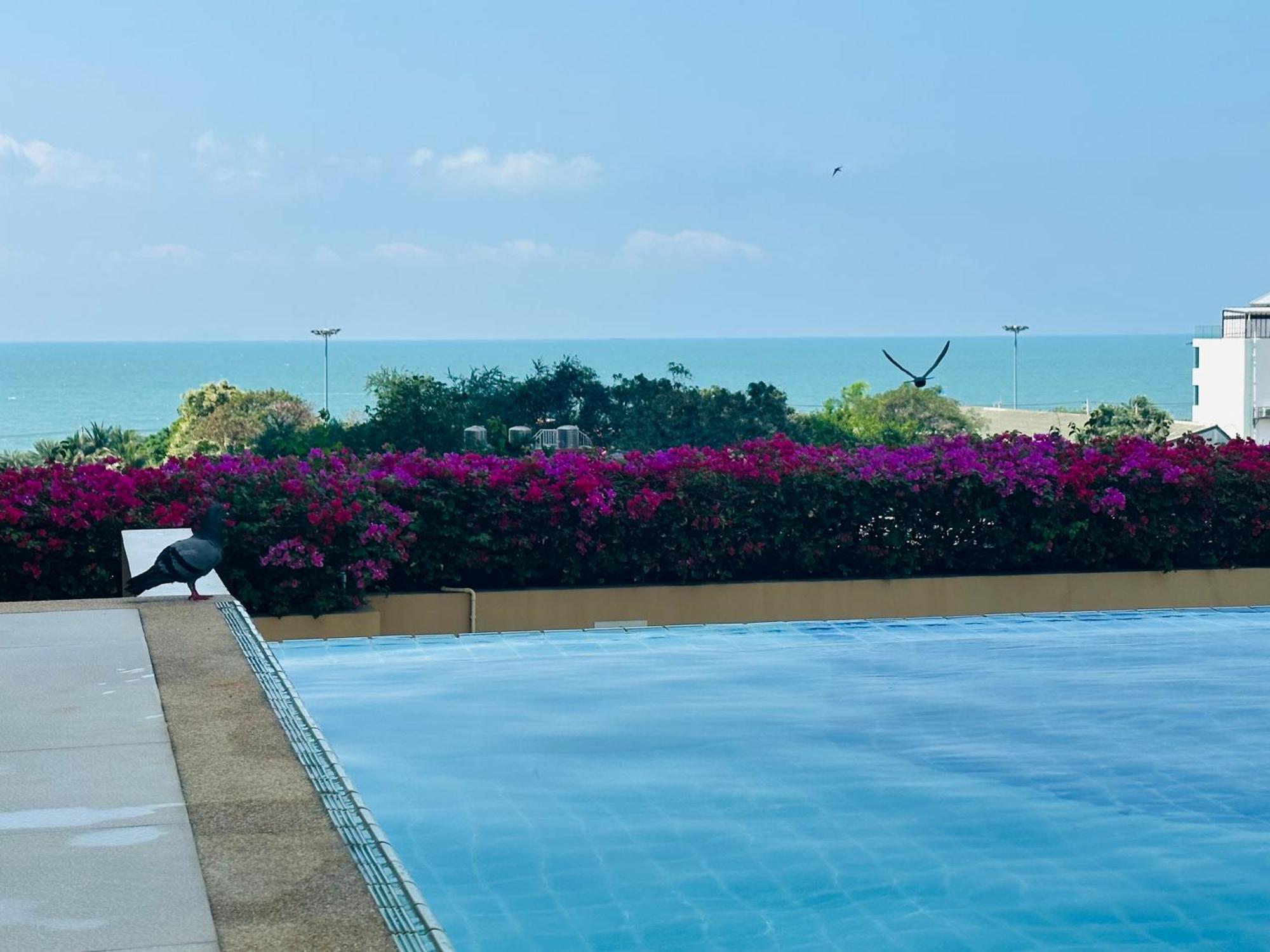 Seaview Beach Room Lumpini-Pool And Gym Face To Ocean Jomtien Exterior foto