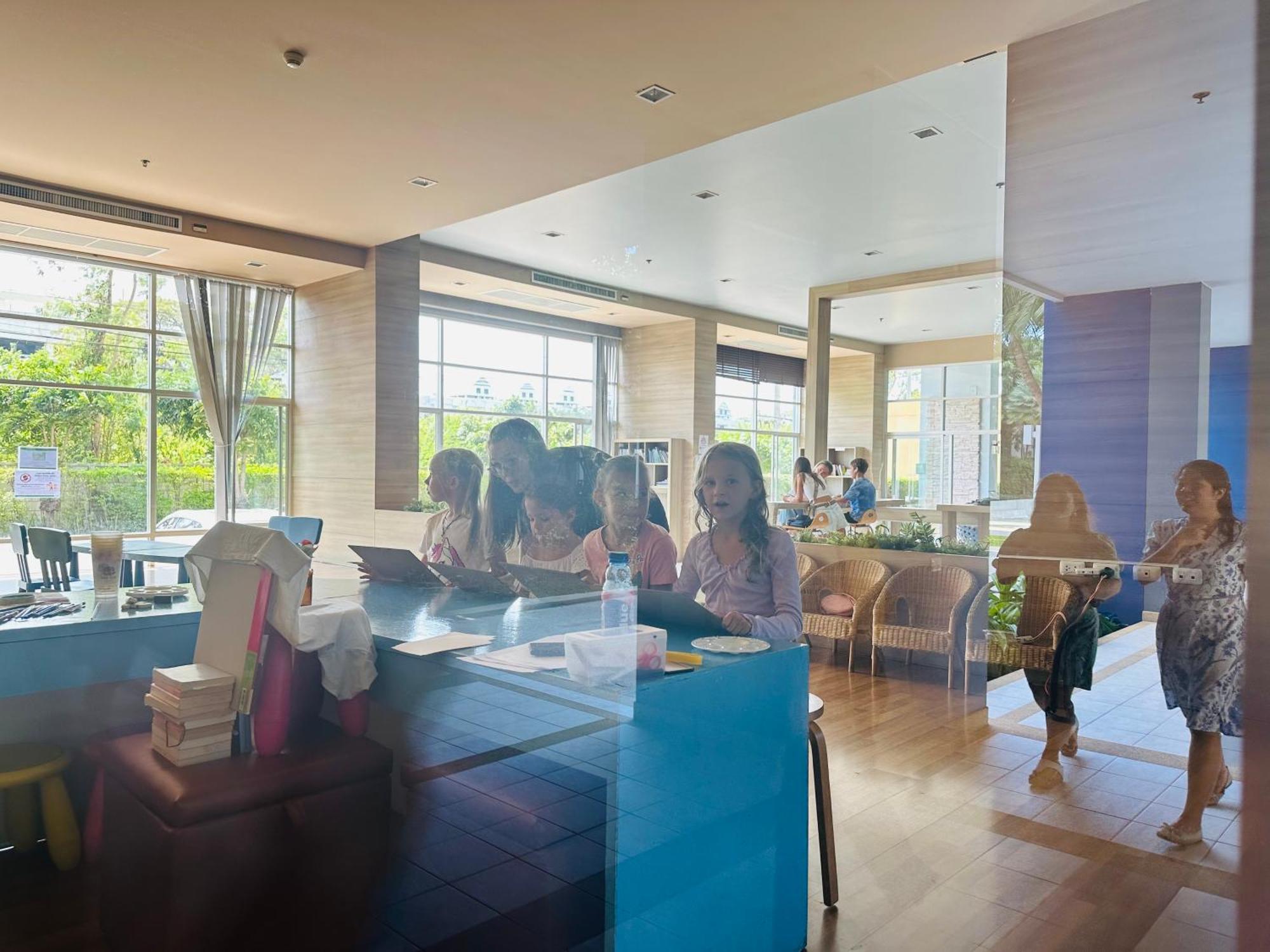 Seaview Beach Room Lumpini-Pool And Gym Face To Ocean Jomtien Exterior foto
