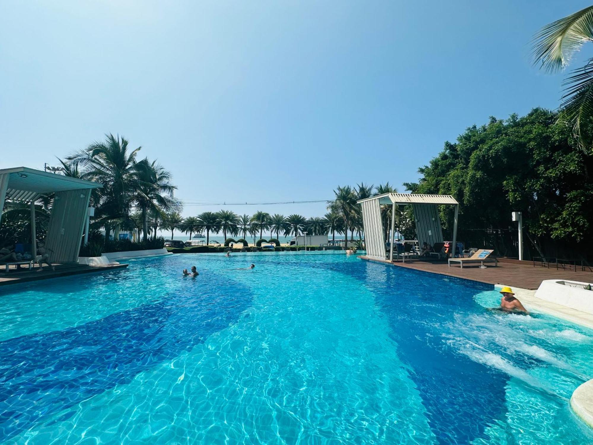 Seaview Beach Room Lumpini-Pool And Gym Face To Ocean Jomtien Exterior foto